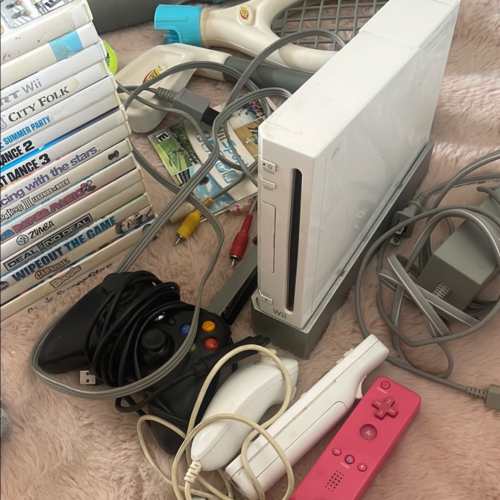 Wii Console, Game Collection + Remotes!
